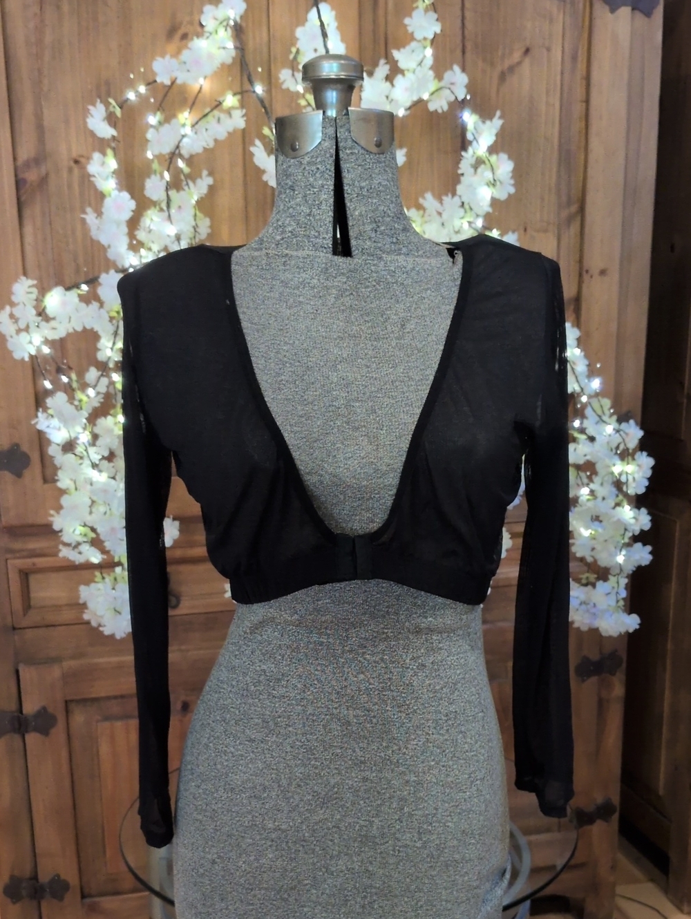 Bkack Mesh Cropped Shrug